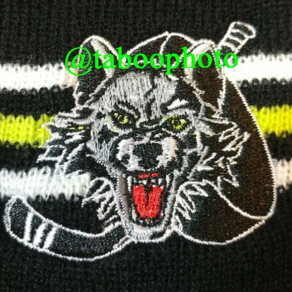 Chicago Wolves Hockey Hat Beanie Caps Black One Size - Picture 4 of 4